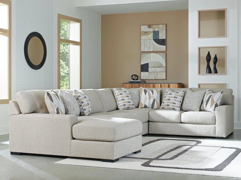 Laurelgrove Sectional with Chaise